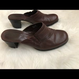 Clark’s Brown Leather Slip On Clogs 8